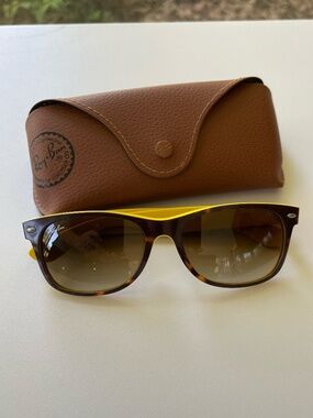 Ray-Ban Wayfarer Classic Sunglasses in Tortoise and Yellow frames